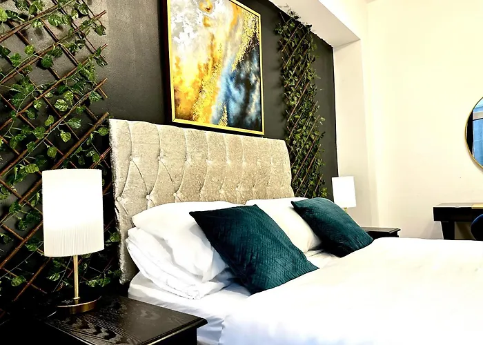 Duke And Duchess Apartments And Rooms - Private In Room Hot Tub Suites Londen
